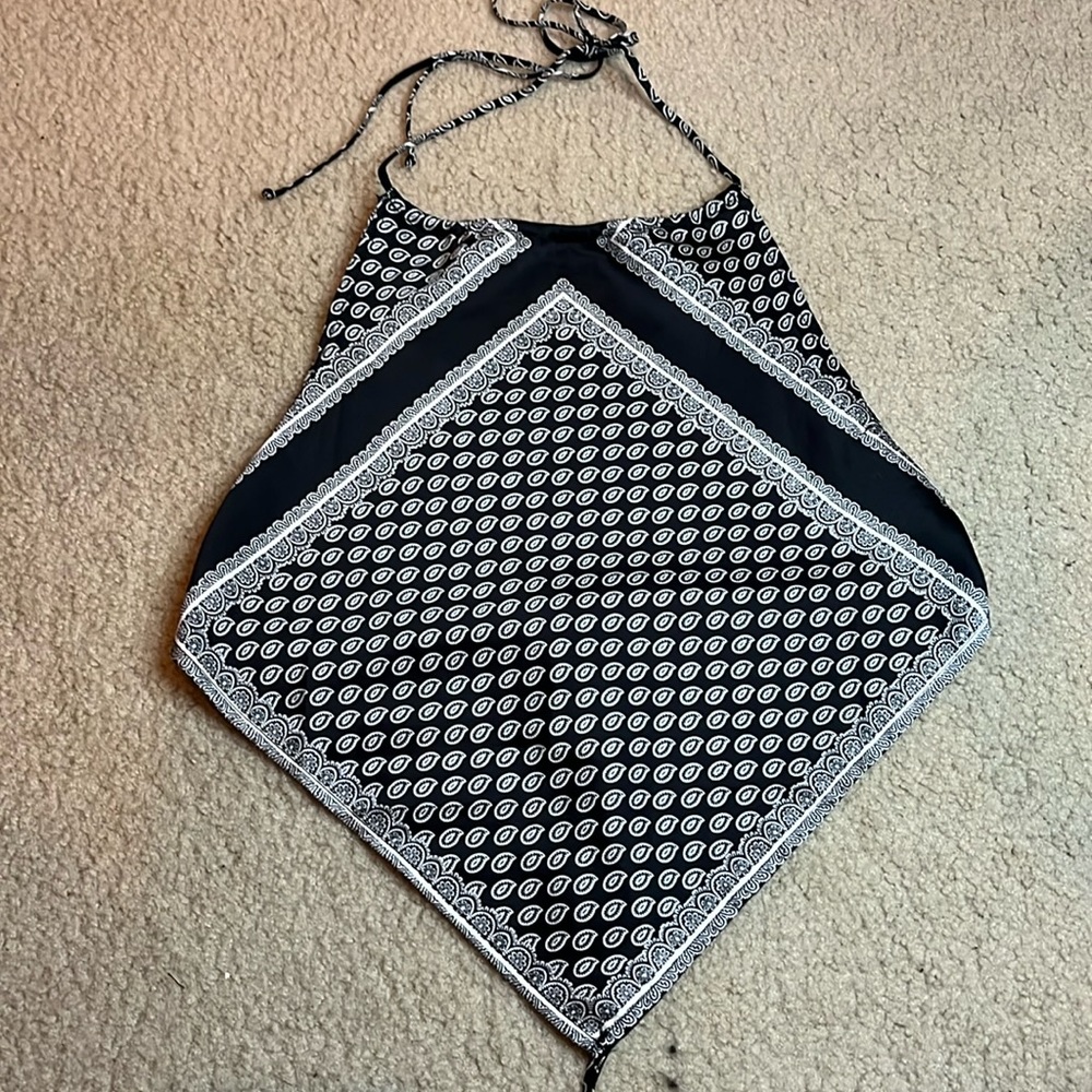 Cotton candy La black and white bandanna halter crop